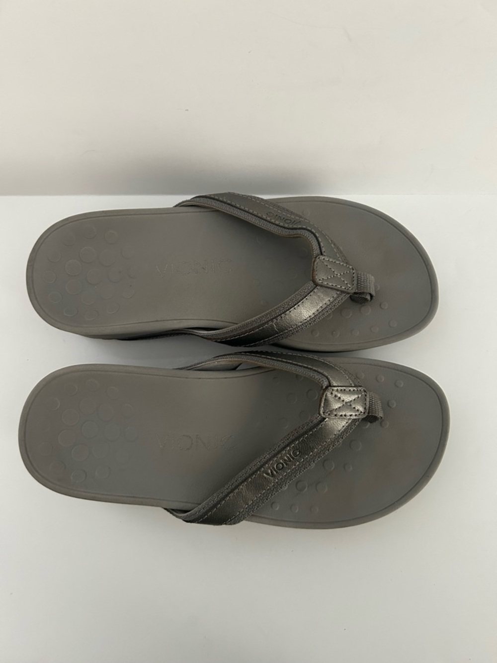 Vionic Hightide Gray Thong Sandals | Size 6